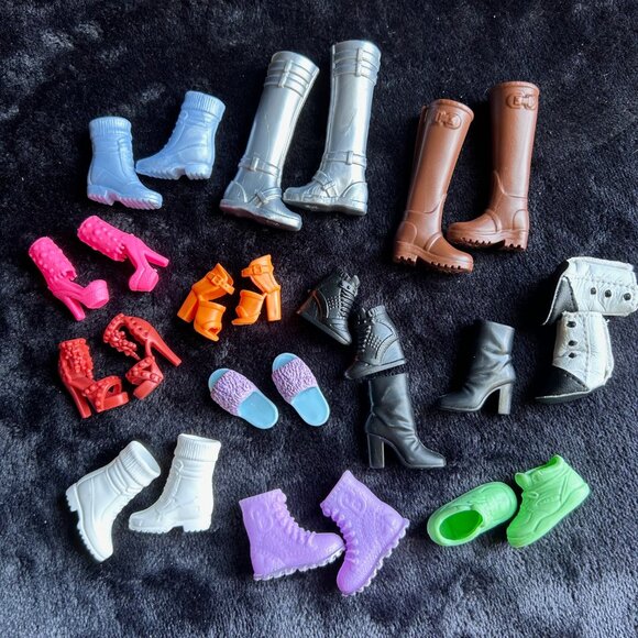 Big Lot of Barbie doll shoes Boots & Heels + Free Gift - Picture 6 of 10